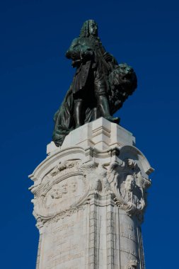 Lizbon. Portekiz. 28 Ocak 2018. Pombal Meydanı Markizi (Praca do Marques de Pombal). Sebastiao Jose de Carvalho e Melo Anıtı