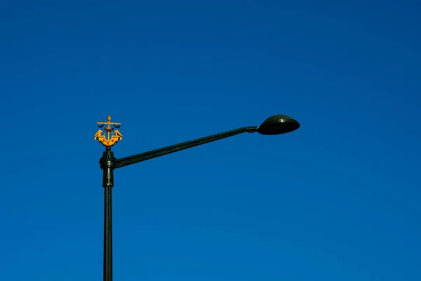 Street Lamp Symbol Lisbon Ship Two Ravens Lisbon Portugal — Stock Photo, Image