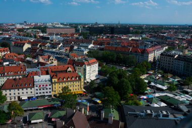 Münih, Almanya. 21 Ağustos 2018. Münih şehrinin hava görüntüsü (Viktualienmarkt)