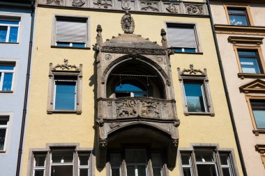 Münih, Almanya. 21 Ağustos 2018. Eski balkon..