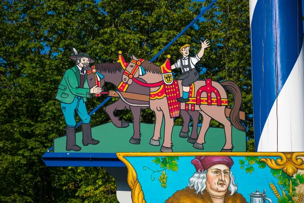 Munich Alemania Agosto 2018 Vista Maypole Bávaro Viktualienmarkt Mercado Diario — Foto de Stock