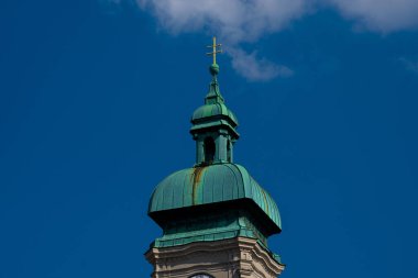 Heilig Geist Kirche saat kulesi (Kutsal Ruh Kilisesi). Münih, Almanya