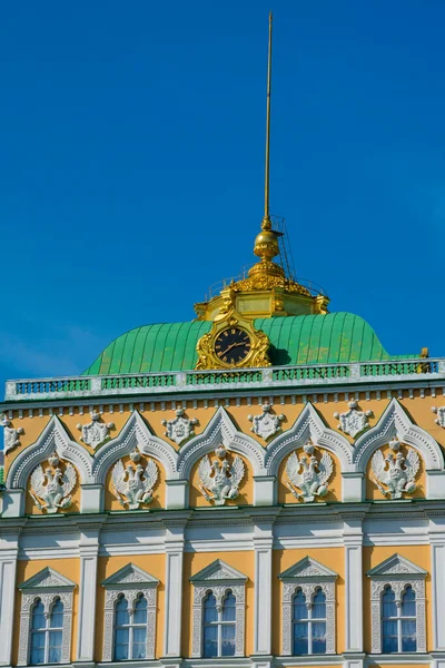 Moskova, Rusya. 26 Ağustos 2018. Rus Çarlarının Büyük Kremlin Sarayı Cephesi (Bolshoy Kremlyovskiy Dvorets) konutu