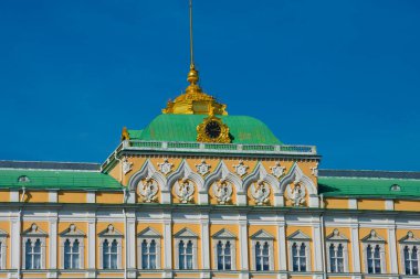 Moskova, Rusya. 26 Ağustos 2018. Rus Çarlarının Büyük Kremlin Sarayı Cephesi (Bolshoy Kremlyovskiy Dvorets) konutu