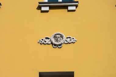 Moskova, Rusya. 26 Ağustos 2018. Duvar sanatı heykeli