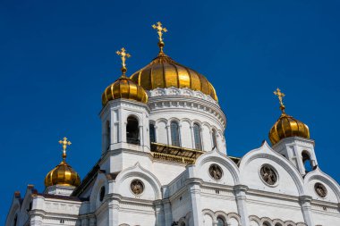 Kurtarıcı İsa Katedrali (Khram Khrista Spasitelya) Moskva Nehri 'nin kuzey kıyısında bir Rus Ortodoks katedrali. Moskova, Rusya