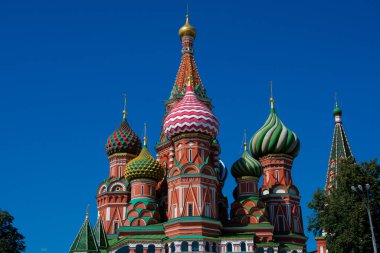 Saint Basil Katedrali (Sobor Vasiliya Blazhennogo), Kızıl Meydan 'da bir kilisedir. Soğan Kubbesi. Moskova, Rusya
