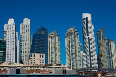 Buenos Aires, Arjantin. 15 Ekim 2018. Buenos Aires 'in en yeni mahallesi olan Puerto Madero Mahallesi' nin manzarası