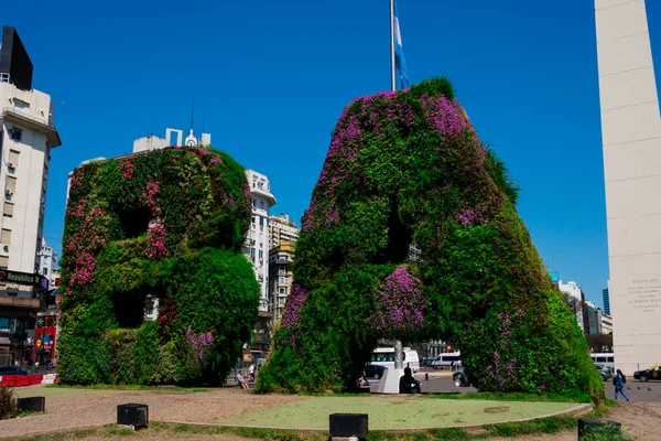 Буенос Айрес Аргентина Жовтня 2018 Vertical Garden Characters Republic Square — стокове фото
