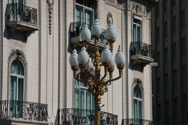 Mayıs Meydanı 'ndaki eski sokak lambası (Plaza de Mayo). Buenos Aires, Arjantin