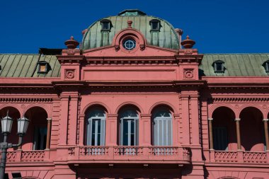 Pembe Ev (