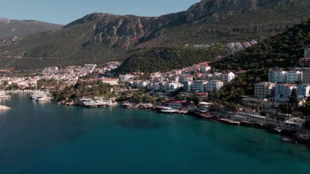 Panorama Marina Ensoleillée Kas Avec Cafés Hôtels Sur Côte Montagnes — Video