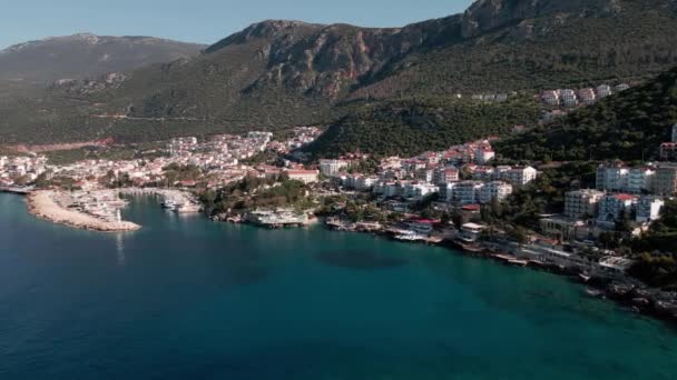 Panorama Marina Ensoleillée Kas Avec Cafés Hôtels Sur Côte Montagnes — Video