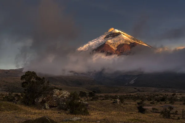 Vulcano Cotopaxi Secondo Vulcano Attivo Più Alto Del Mondo Crepuscolo — Foto Stock