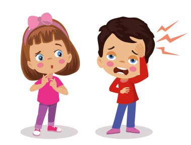 Başı ağrıyan arkadaşı için üzülen tatlı bir kız.