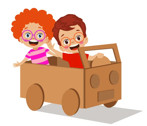 Crianças Divertindo Com Carro Brinquedo Fora Caixa Papelão — Vetor de Stock