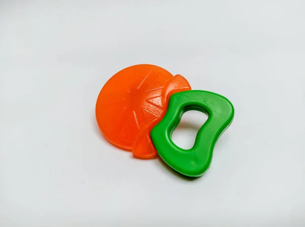 Babybiss Spielzeugfruchtmotiv Mit Wasser Gefüllt Kühlender Beißring Mit Gereinigtem Wasser — Stockfoto