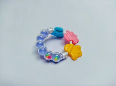Yeni doğmuş plastik çiğneme oyuncağı. Küçük bebekler için plastik renkli anahtarlar. Diş çıkarma oyuncakları. Bebek Bağlayıcısı Silikon Çiğneme Oyuncakları Yeni Doğan Bebek için.
