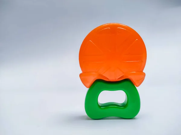 Babybiss Spielzeugfruchtmotiv Mit Wasser Gefüllt Kühlender Beißring Mit Gereinigtem Wasser — Stockfoto