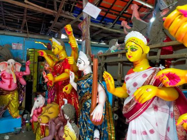 Kolkata Hindistan 'da Durga idolü. Durga puja festivali Kolkata 'da. durga pratima. devi durga.