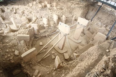 Göbeklitepe, Türkiye 'nin Urfa ilçesinde 12 bin yıl öncesine dayanan dünyanın en eski tapınağı.