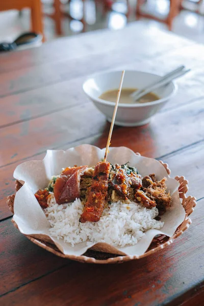 Sepiring Nasi Babi Guling Atau Pork Roll Rice Dalam Bahasa — Stok Foto