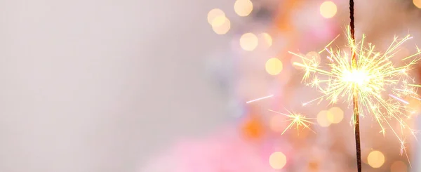 Los Destellos Hermosos Los Bengalas Sobre Fondo Del Bokeh Año — Foto de Stock