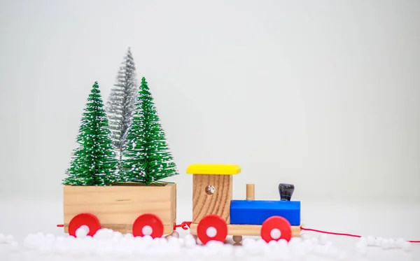 Uma Locomotiva Vapor Brinquedo Carrega Decoração Ano Novo Árvores Natal — Fotografia de Stock