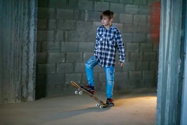 Cute Boy Skateboard Child Learn Ride Skateboard — Stock Photo, Image