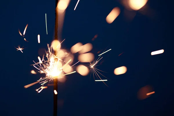 Sparklers Close Borrão Especial Foco Faíscas — Fotografia de Stock