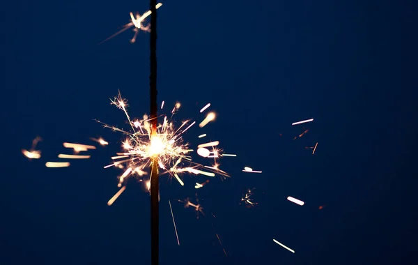 Sparklers Close Borrão Especial Foco Faíscas — Fotografia de Stock