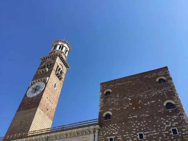 Torre Lamberti Uma Estrutura Medieval Localizada Verona Perto Piazza Delle — Fotografia de Stock