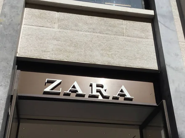 Logo Zara Sul Negozio Zara Mazzini Verona Zara Azienda Spagnola — Foto Stock