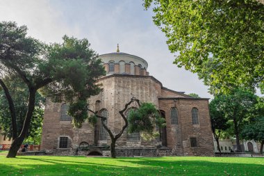 İSTANBUL, TURKEY - 8 Ağustos 2021: İstanbul, Türkiye 'deki Antik Bizans Hagia Irene Ortodoks Kilisesi. Yüksek kalite fotoğraf
