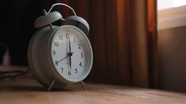 Mavi vintage çalar saat