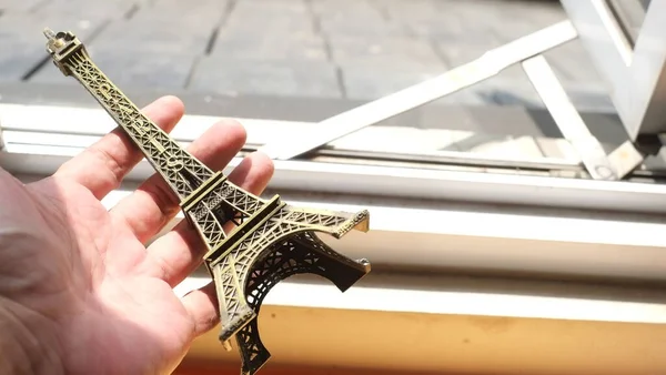Miniatur Eiffelturm Souvenir Aus Frankreich — Stockfoto