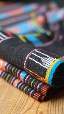 Doğu Nusa Tenggara Endonezya 'dan dokuma kumaş yığını