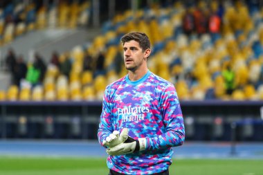 KYIV, UKRAINE - 19 Ekim 2021: Belçikalı profesyonel futbolcu Thibaut Courtois UEFA Şampiyonlar Ligi Shakhtar - Olimpiyat Stadyumu 'nda oynanan Real Madrid