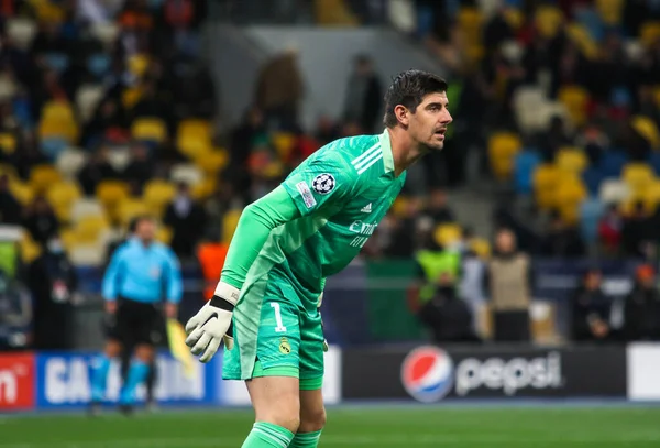 KYIV, UKRAINE - 19 Ekim 2021: Belçikalı profesyonel futbolcu Thibaut Courtois UEFA Şampiyonlar Ligi Shakhtar - Olimpiyat Stadyumu 'nda oynanan Real Madrid