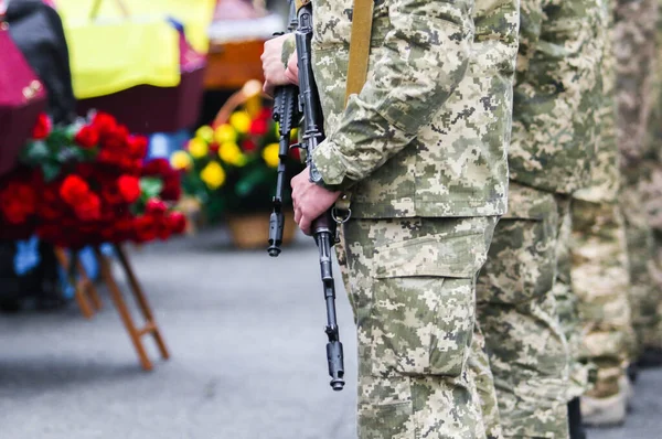 Poltava Ukraine April 2022 Ukrainian Military Machine Gun Burial Ceremony — стоковое фото