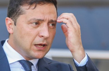 POLTAVA, UKRAINE - 1 Eylül 2020: Ukrayna Volodymyr Zelensky resmi ziyaretinde halka sesleniyor