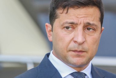 POLTAVA, UKRAINE - 1 Eylül 2020: Ukrayna Volodymyr Zelensky resmi ziyaretinde halka sesleniyor