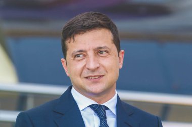 POLTAVA, UKRAINE - 1 Eylül 2020: Ukrayna Volodymyr Zelensky resmi ziyaretinde halka sesleniyor