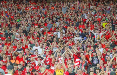 KYIV, UKRAINE 26 Mayıs 2018: Liverpool FC taraftarları Liverpool ve Real Madrid arasında Olimpiyskiy Ulusal Spor Kompleksi 'nde oynanan UEFA Şampiyonlar Ligi final maçında