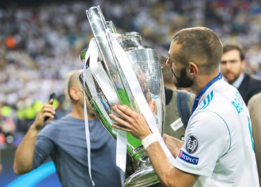 KYIV, UKRAINE 26 Mayıs 2018: Fransız profesyonel futbolcu Karim Benzema Liverpool ile Real Madrid arasında Olimpiyskiy Ulusal Spor Kompleksi 'nde oynanan final karşılaşmasında