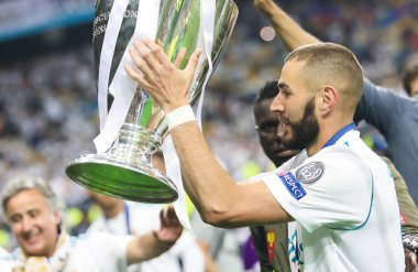KYIV, UKRAINE 26 Mayıs 2018: Fransız profesyonel futbolcu Karim Benzema Liverpool ile Real Madrid arasında Olimpiyskiy Ulusal Spor Kompleksi 'nde oynanan final karşılaşmasında