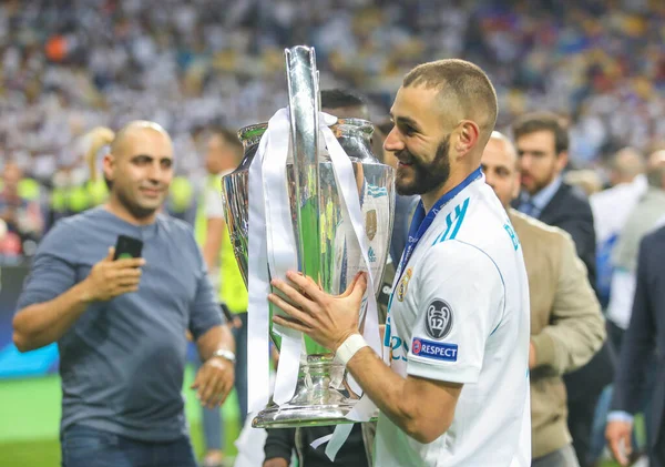 KYIV, UKRAINE 26 Mayıs 2018: Fransız profesyonel futbolcu Karim Benzema Liverpool ile Real Madrid arasında Olimpiyskiy Ulusal Spor Kompleksi 'nde oynanan final karşılaşmasında