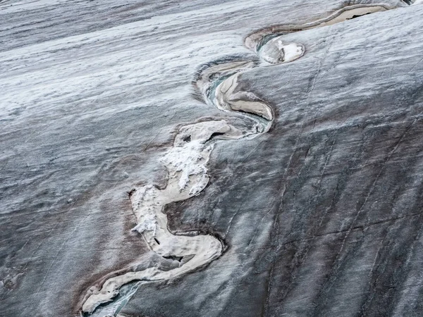 Serpentinenverwerfung Gletscher Ein Gefährlicher Riss Eis Schneebedeckten Gletscherhang Minimaler Natürlicher — Stockfoto