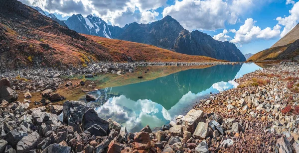 Amazing Clean Mountain Lake High Altitude Valley Beautiful Nature Altai — Stock Photo, Image