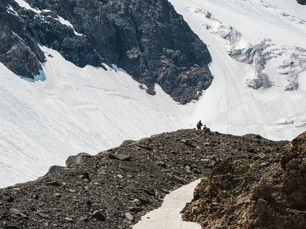 Escalando Glaciar Gran Glaciar Aktru Alto Las Montañas Cubierto Nieve — Foto de Stock